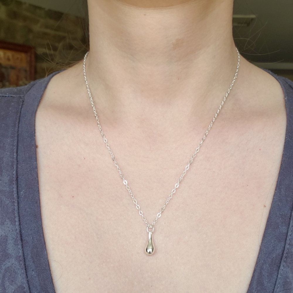 New Dainty Silver Teardrop Necklace - Picture 15 of 16